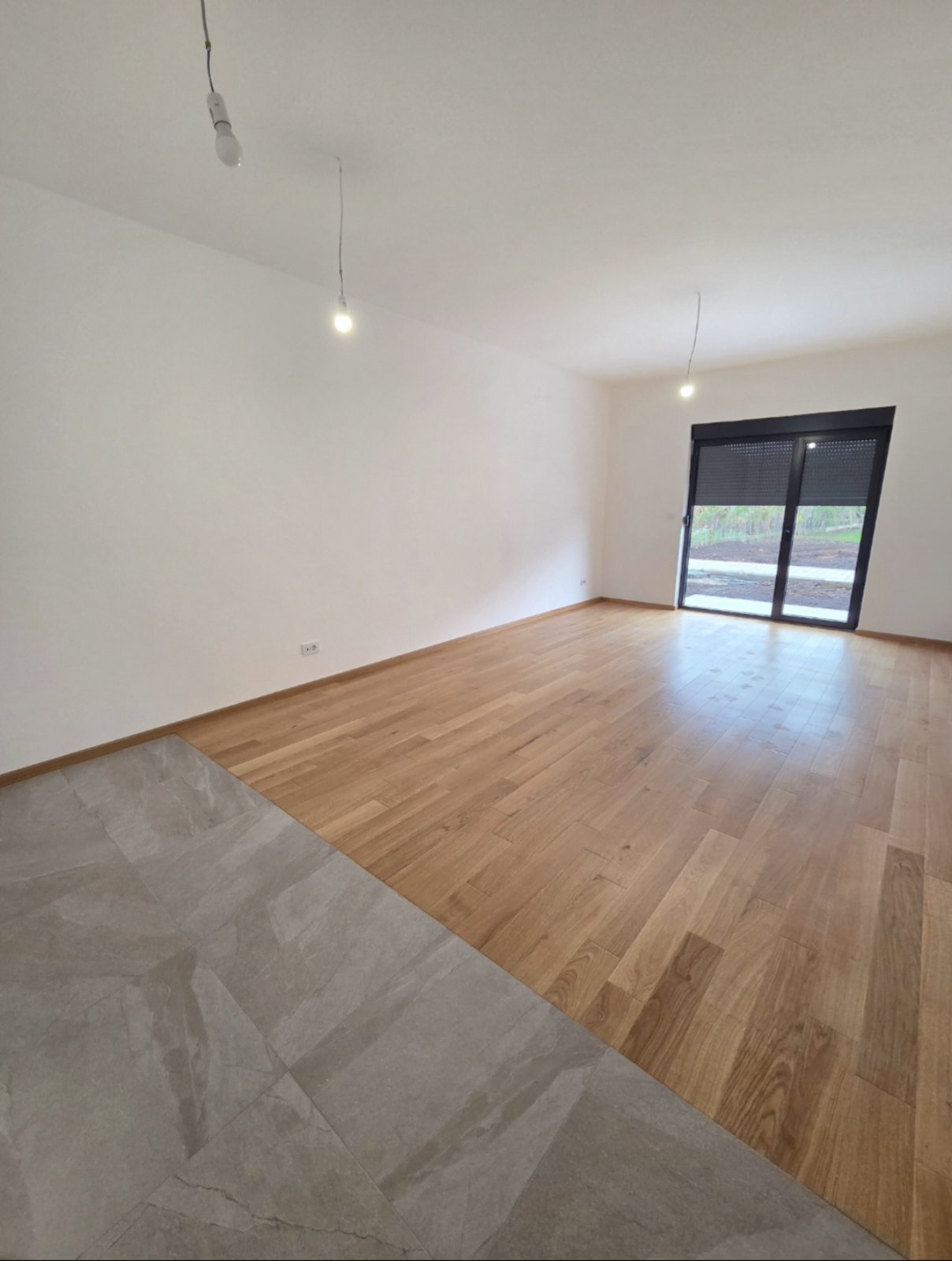 2d41bd6d-b167-4e02-82ec-15919f2e5556.jpg