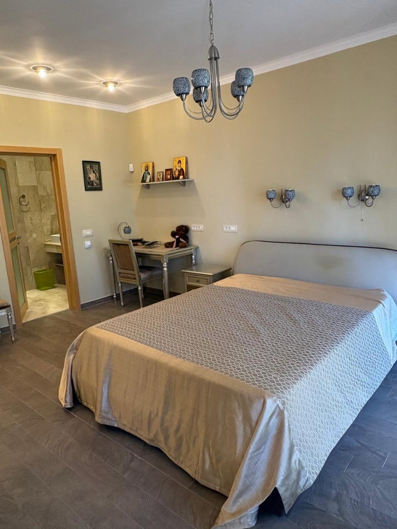 2d511cc0-2d44-4de5-9e50-e0831c7ecb3c.jpg