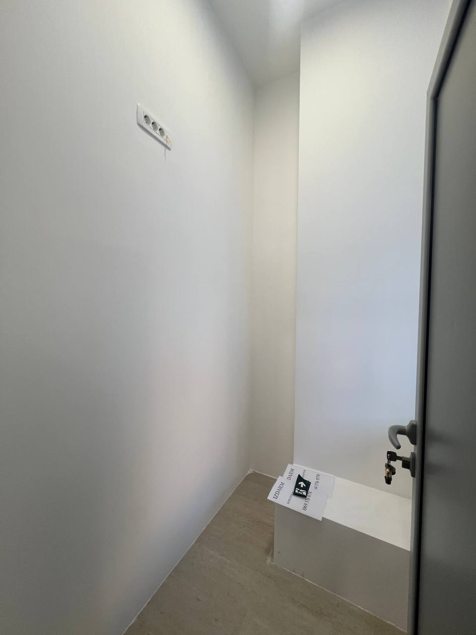 2e5724a1-c15e-4975-acd9-0ee784eeeb64.jpg