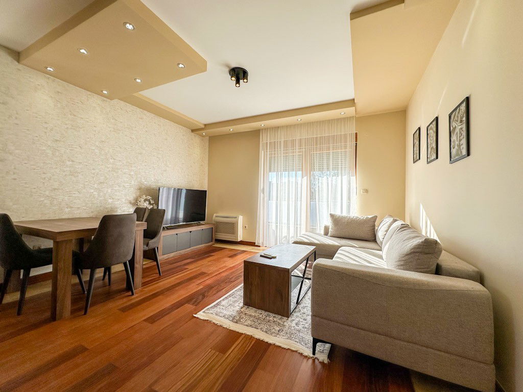 Izdavanje - Stan Podgorica, Centar