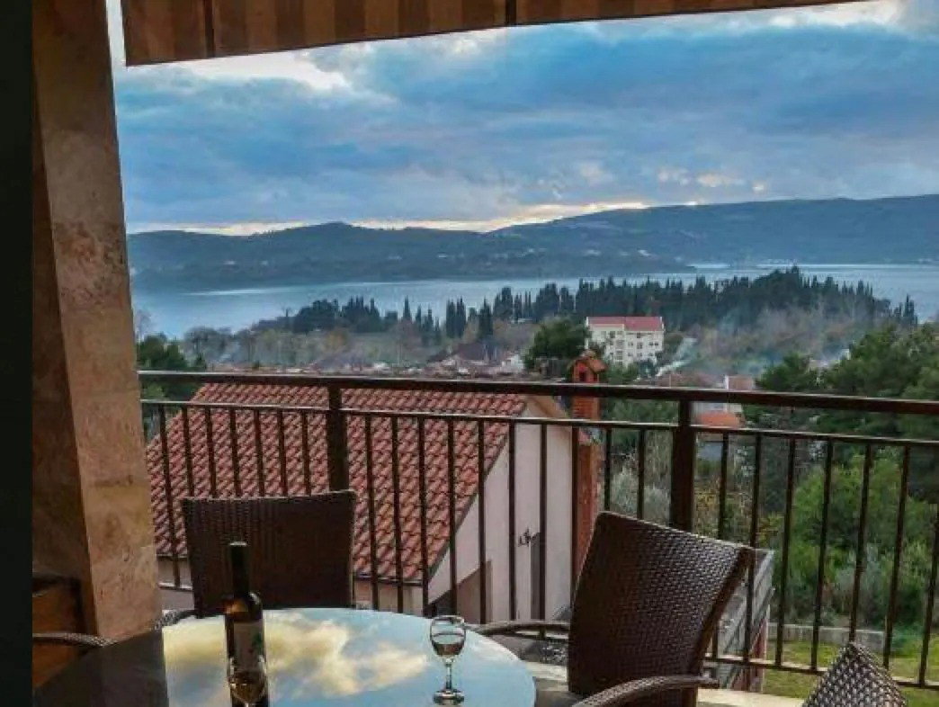 Оренда - Квартира Tivat, Kalimanj