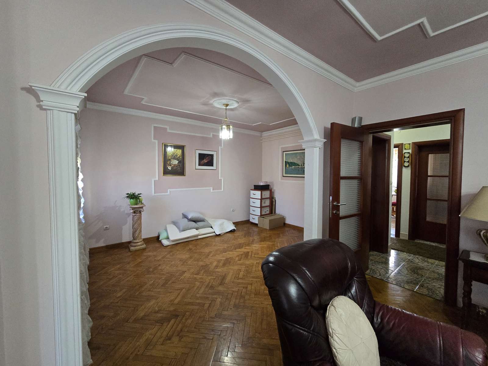 2f5a6f8d-a781-4dec-8e19-1ac449bcc65d.jpg