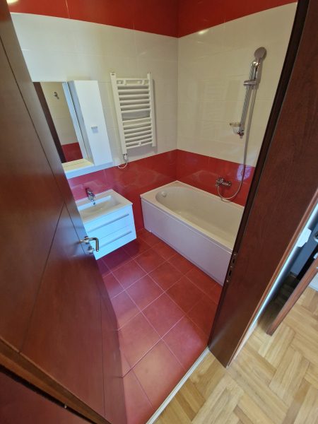 2f871248-74bc-40a5-bfa8-6797a6dabeba.jpg