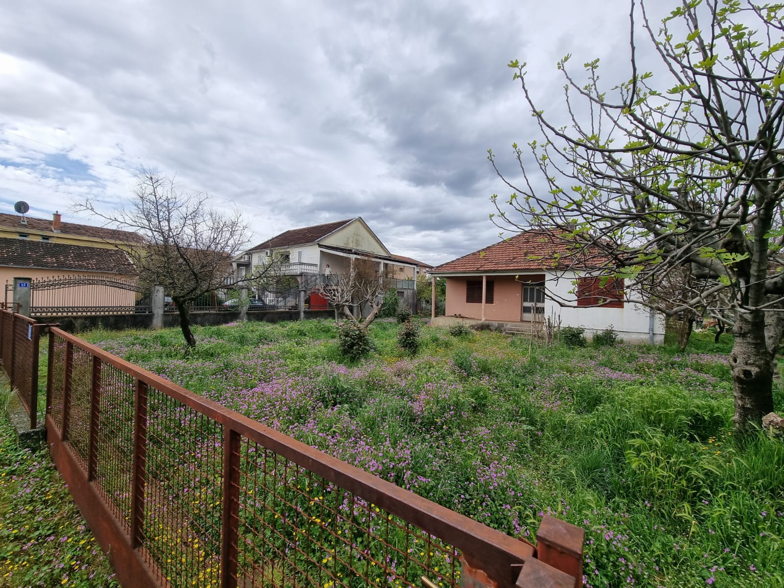 Продаж - Будинок Podgorica, Tološi