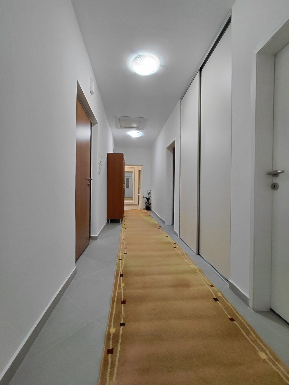 3022dea1-d999-4779-ab95-39c96f9ab08c.jpg