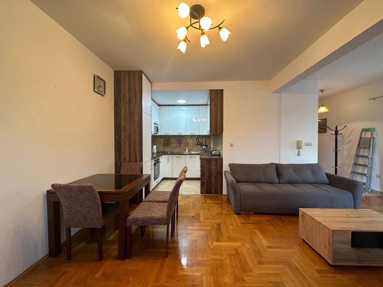 Rent - Apartment Budva, Podmaine