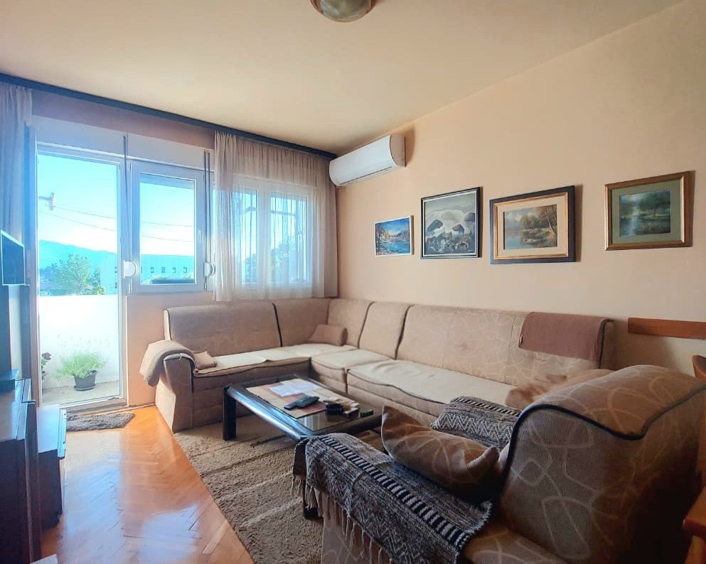 Продаж - Квартира Nikšić, Centar