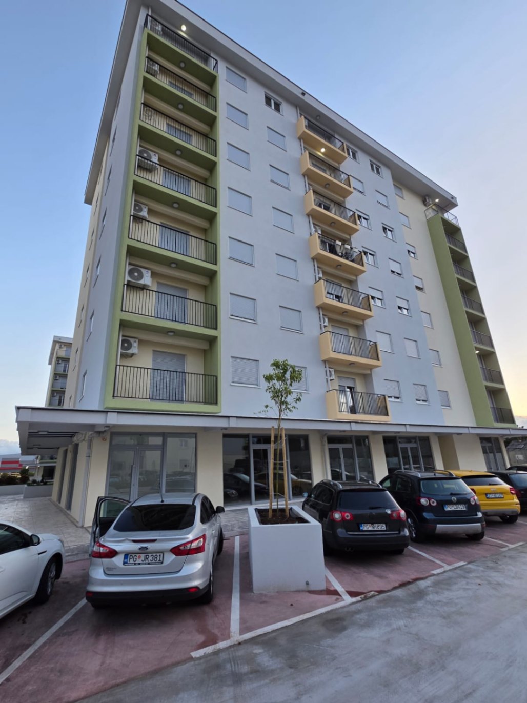 Kiralık - İş yeri Podgorica, Zabjelo