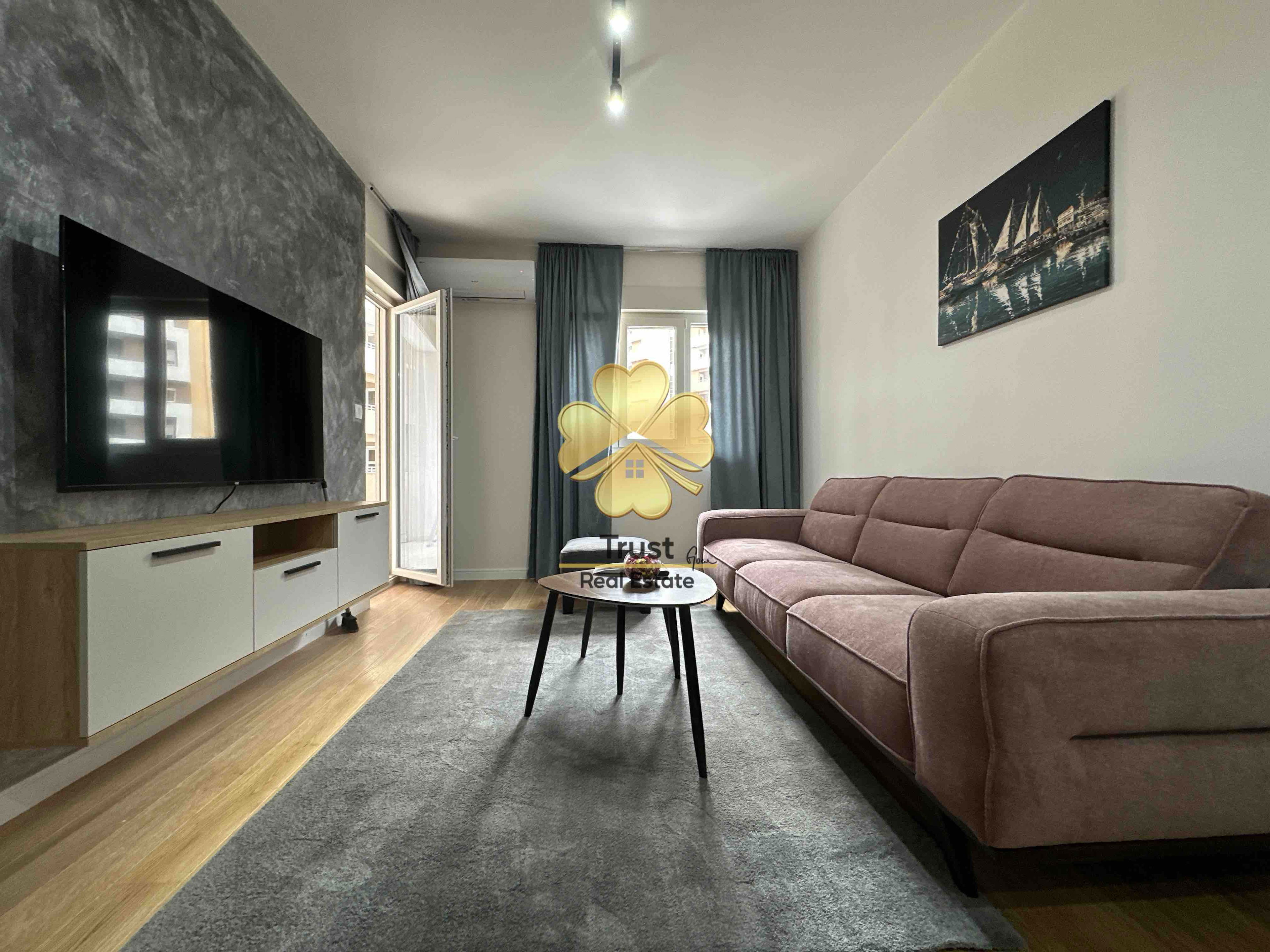 Izdavanje - Stan Podgorica, Central Point