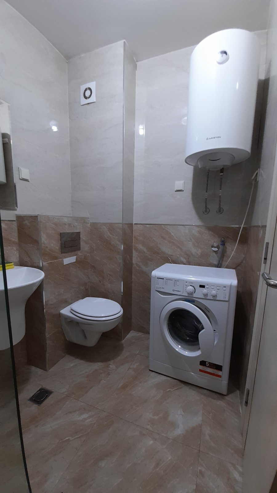 3220b77a-1a09-4a23-ba40-04decf96db21.jpg