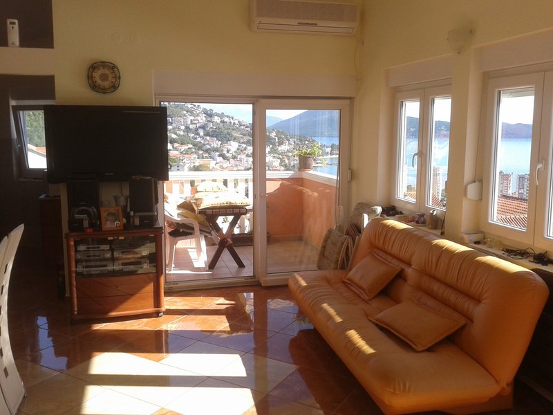 Продажа - Квартира Herceg Novi, Igalo