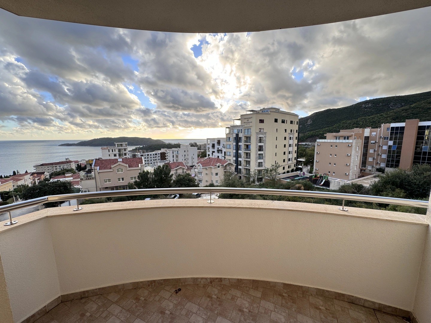 Sale - Apartment Budva, Bečići
