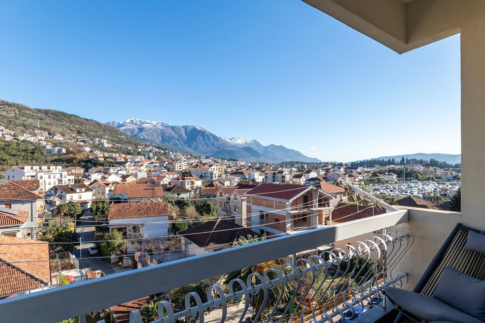 Продаж - Квартира Tivat, Centar