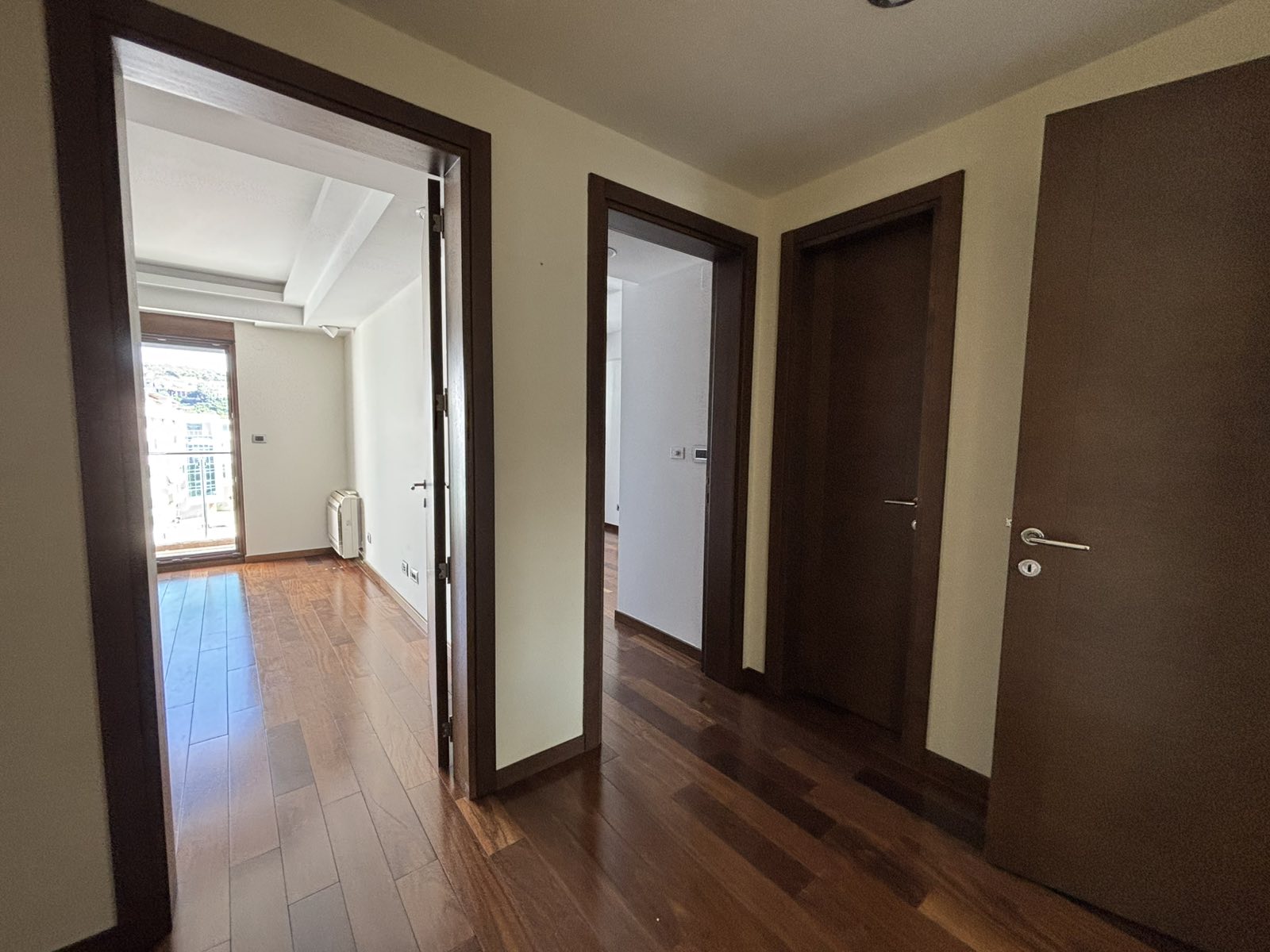 35d23dd1-5a02-40e9-a601-3d8aeaa362e4.jpg