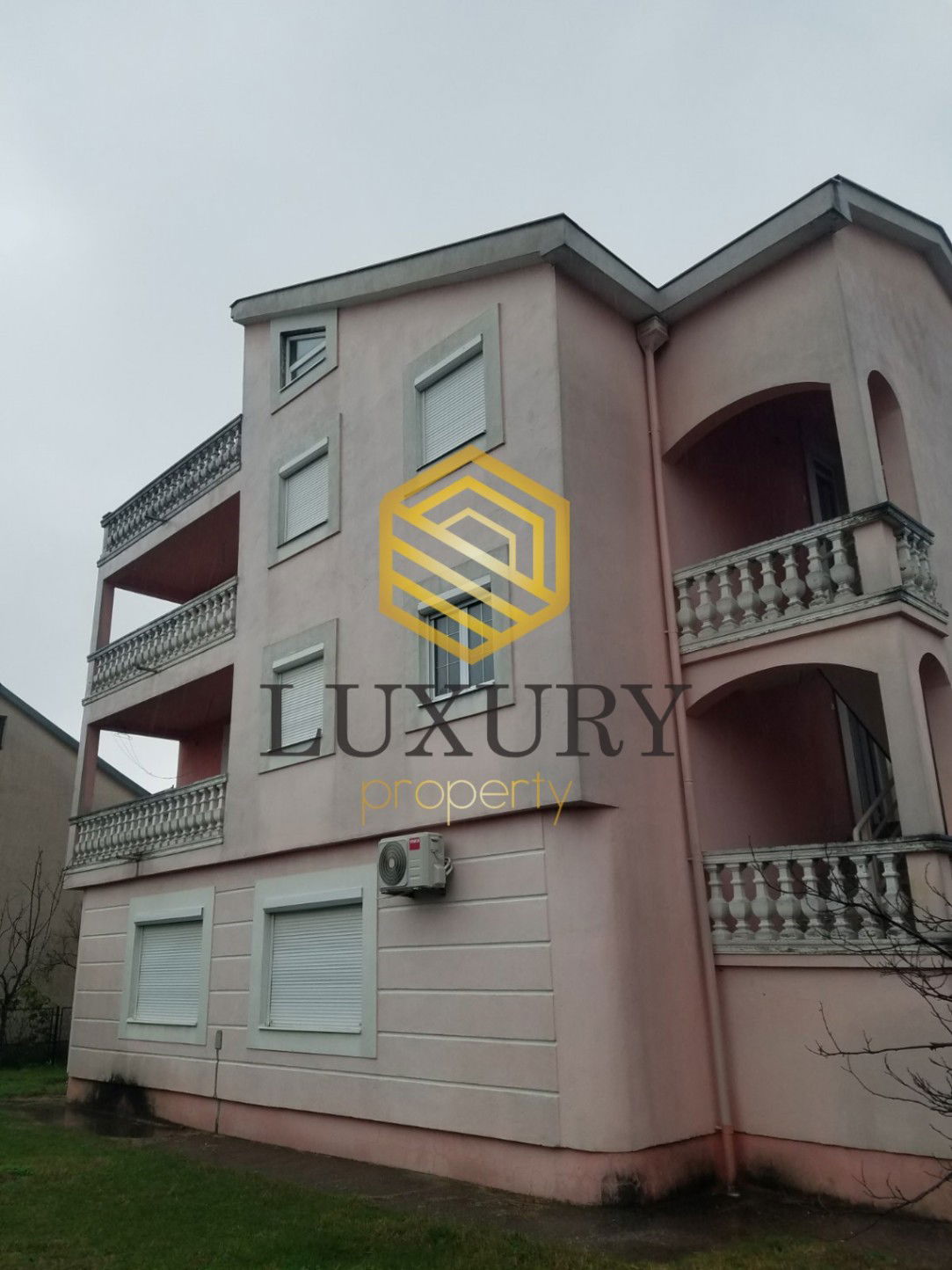 Оренда - Квартира Podgorica, Zlatica