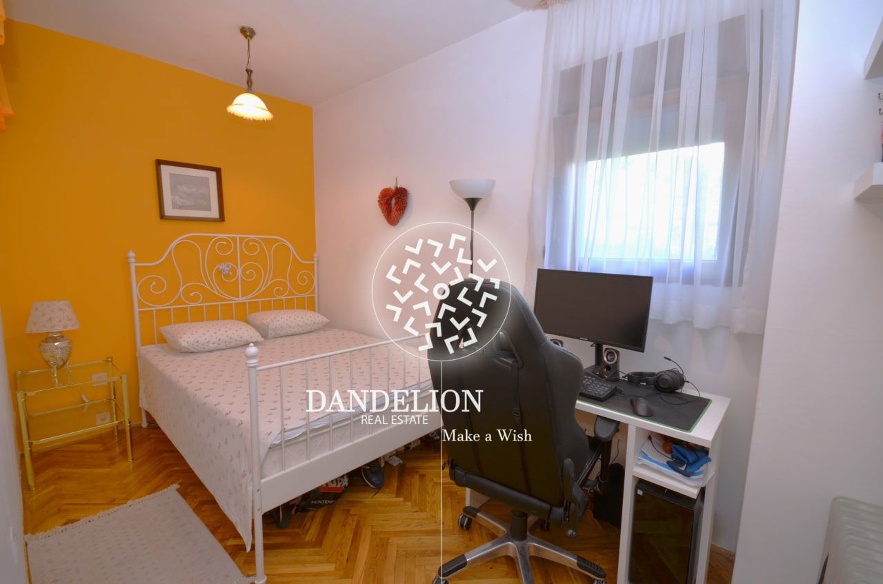 36f0efb5-0c0c-4ba9-85da-1009460bec04.jpg