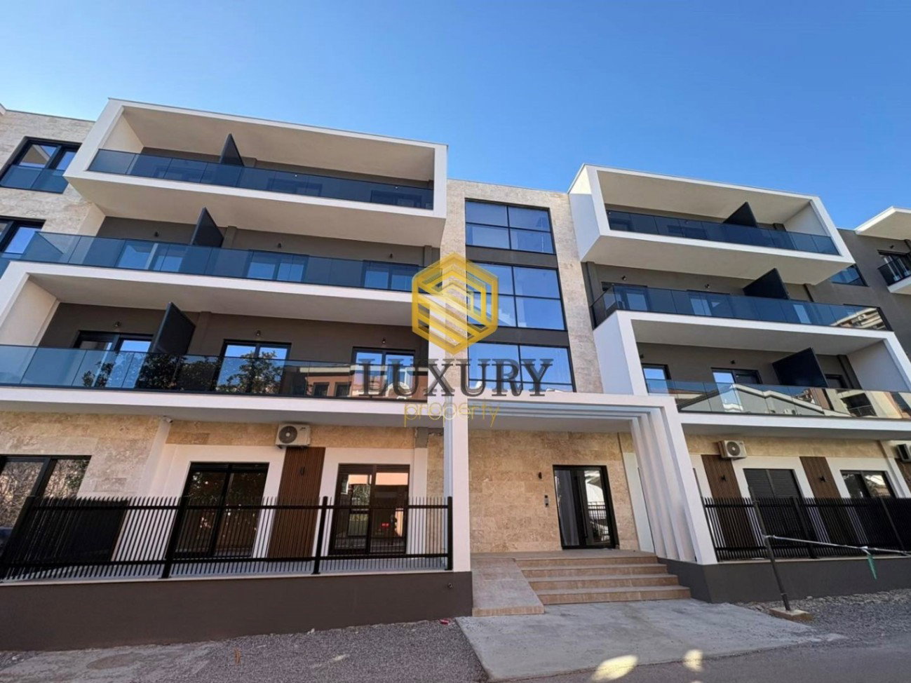 Prodaja - Poslovni prostor Podgorica, Preko Morače