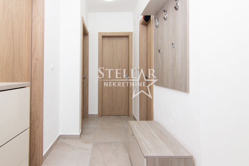 37d6c2df-1299-42cb-97dd-52b21a8775d9.jpg