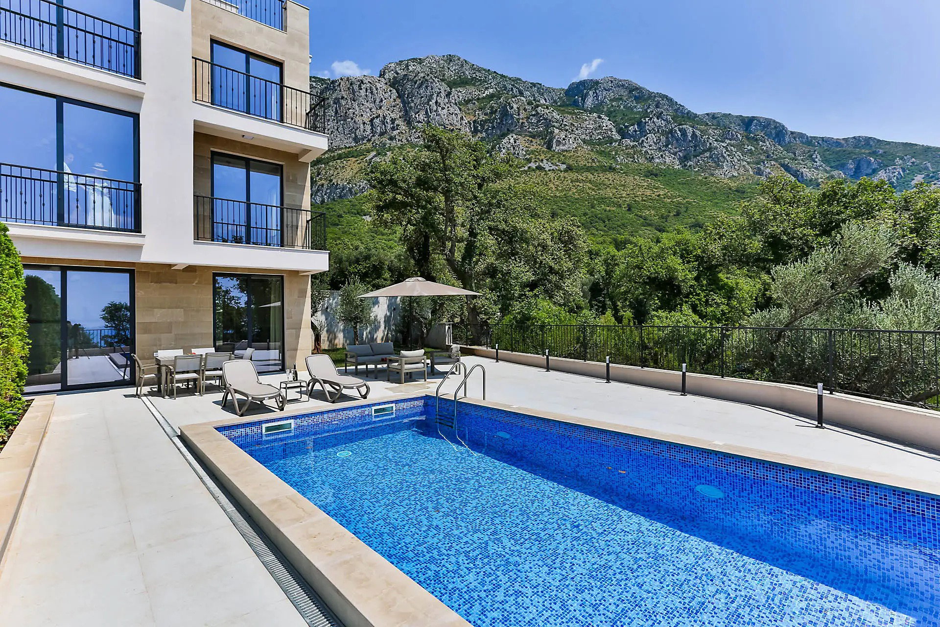 Sale - House Budva, Reževići