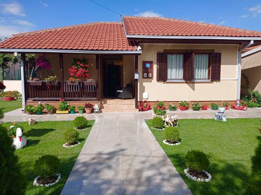 Продаж - Будинок Cetinje, Humci
