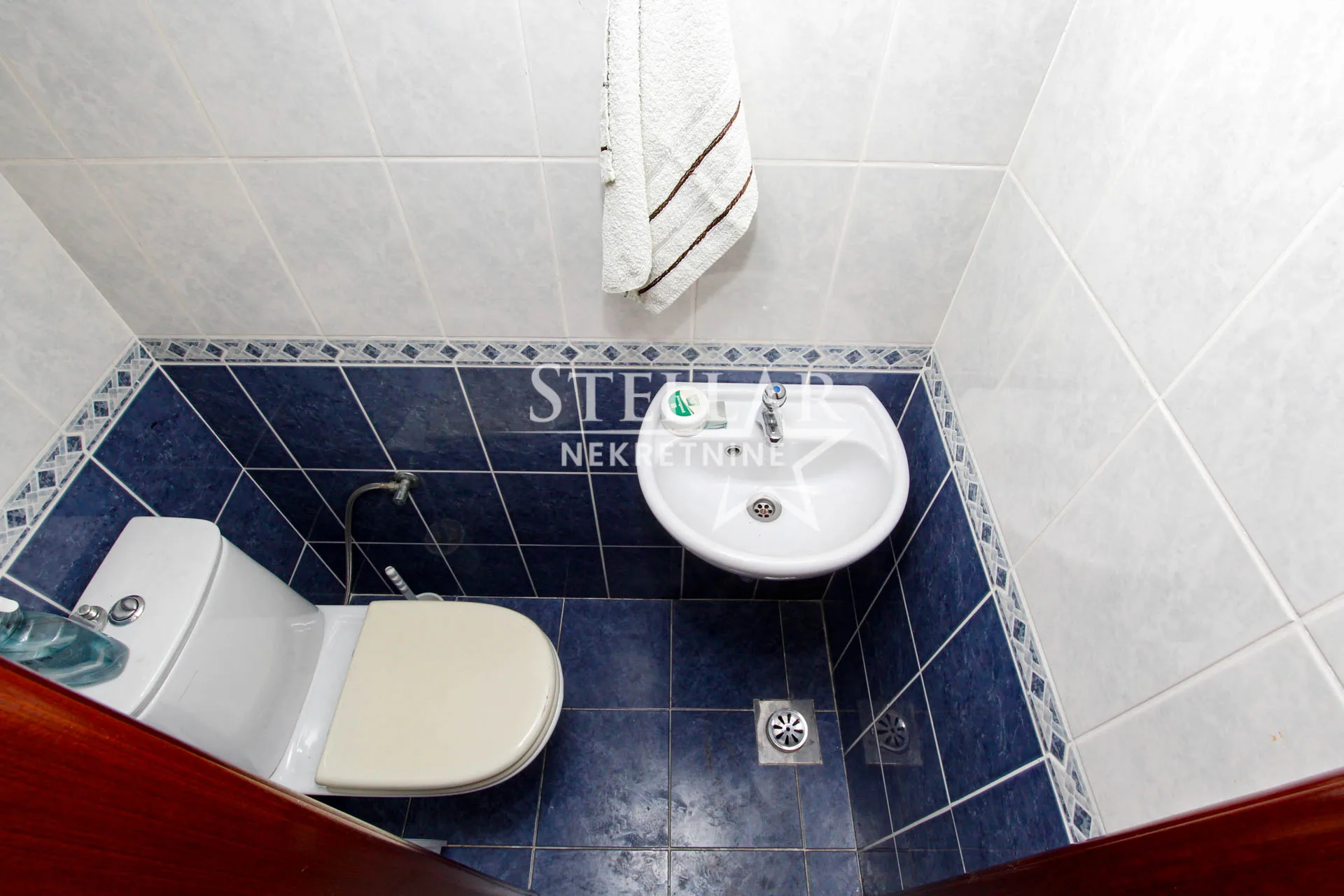 399f4ead-aacc-4f9b-ad85-fde073e093d8.webp
