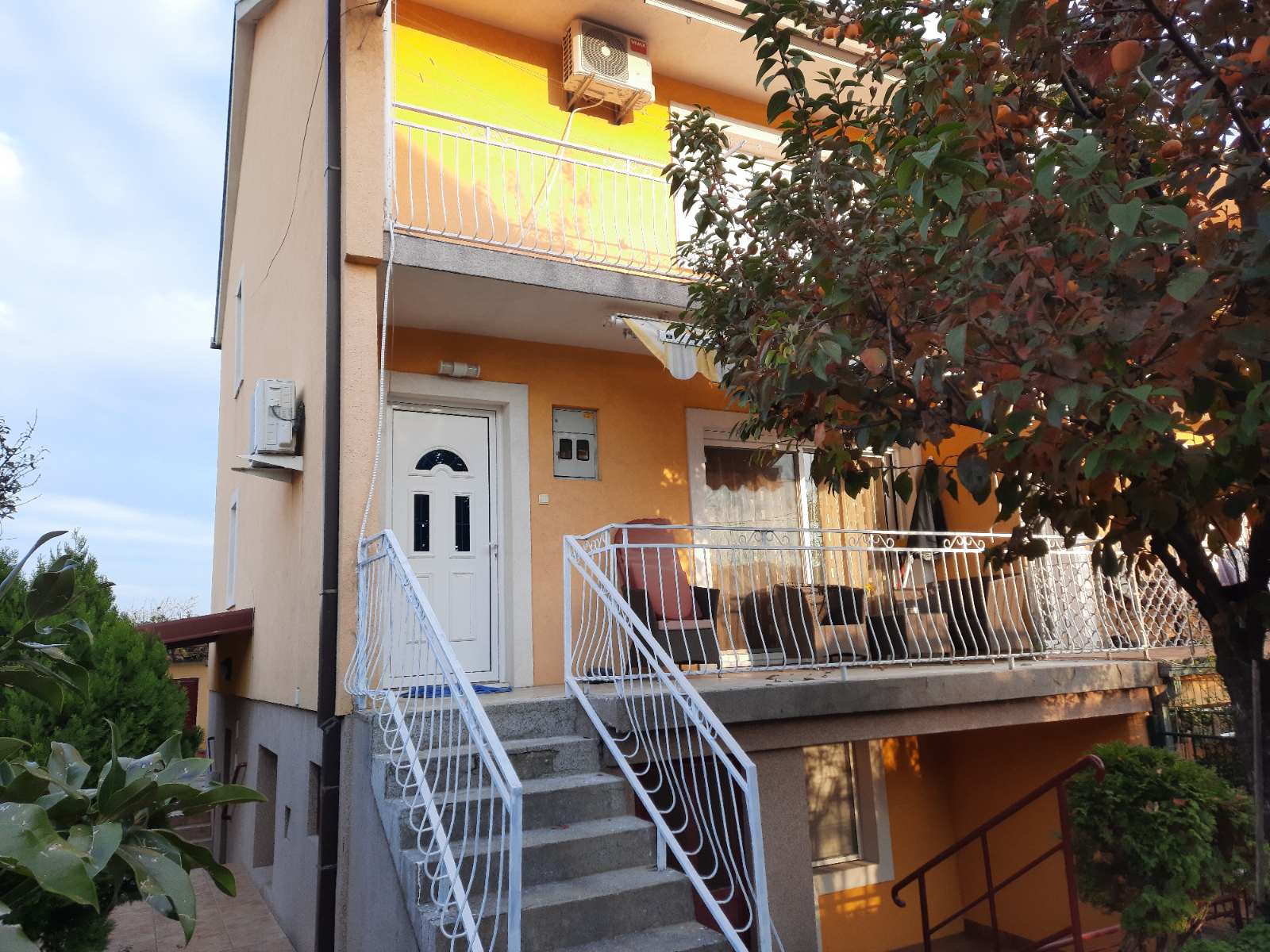 Продаж - Будинок Podgorica, Tološi