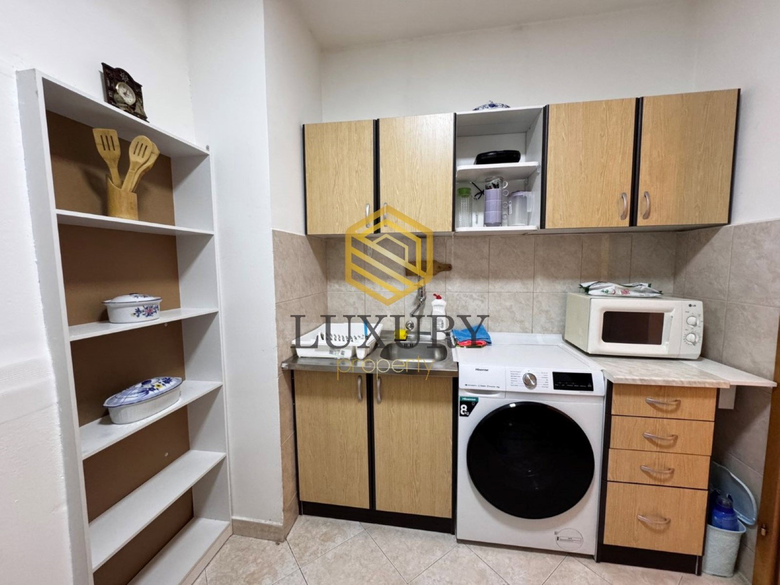 3a932180-94bf-4618-9ed9-eb5aa98edfa3.jpg
