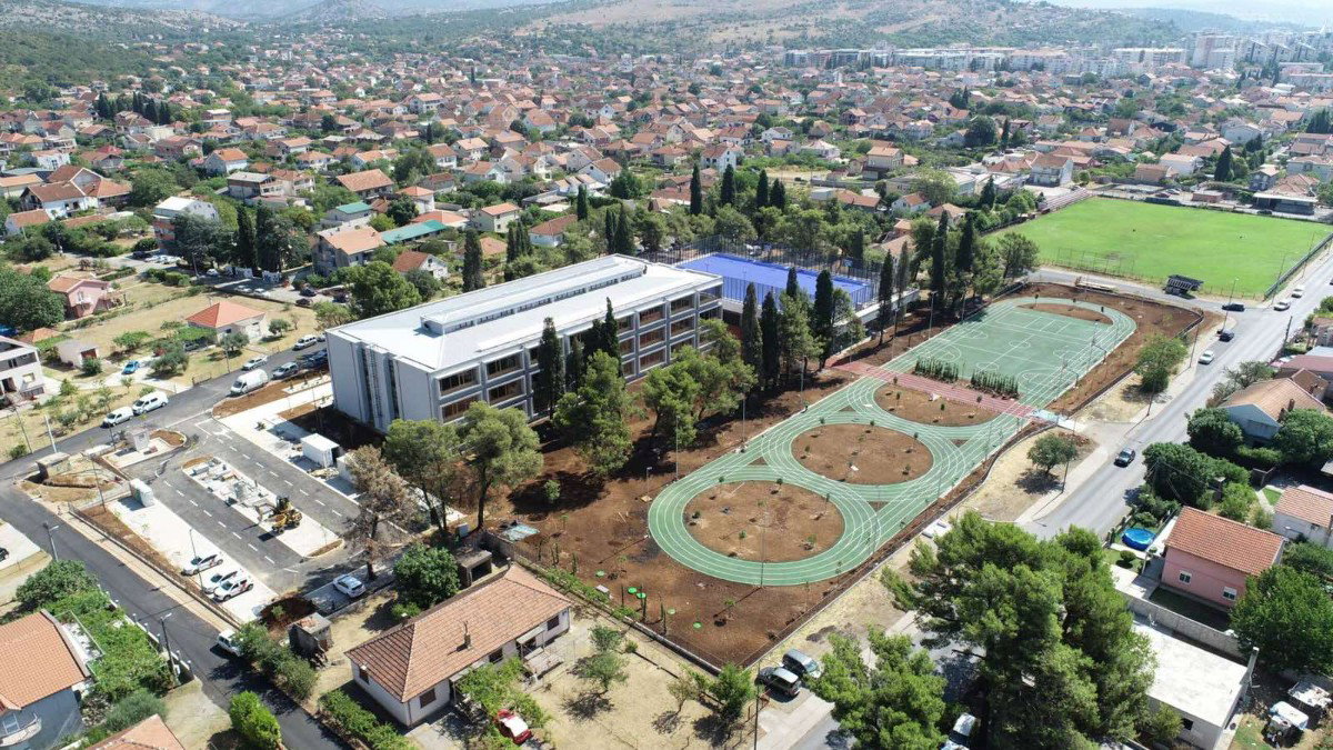 Satış - Arazi Podgorica, Tološi