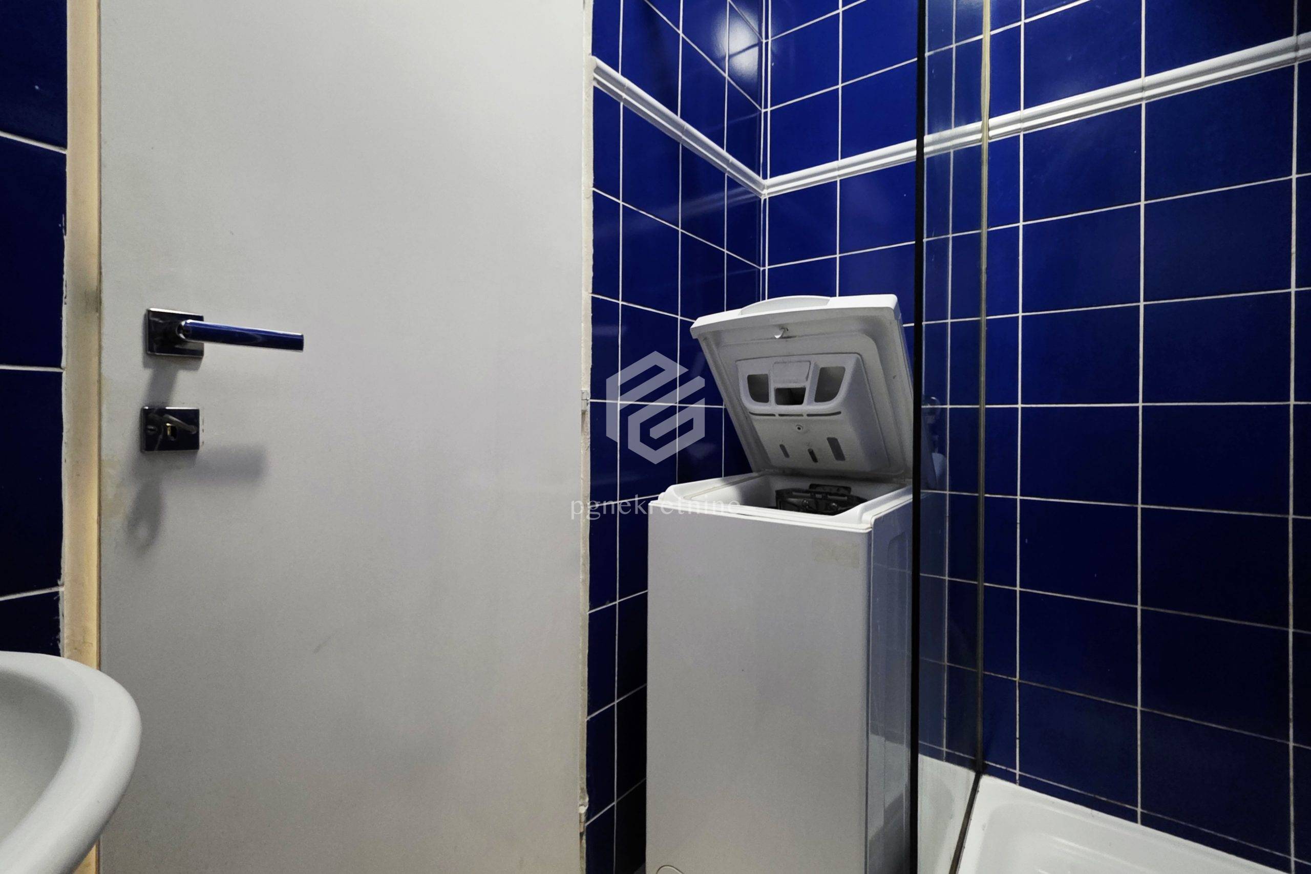 3b7397dc-c93a-423d-a61a-eabb17fc54bf.jpg