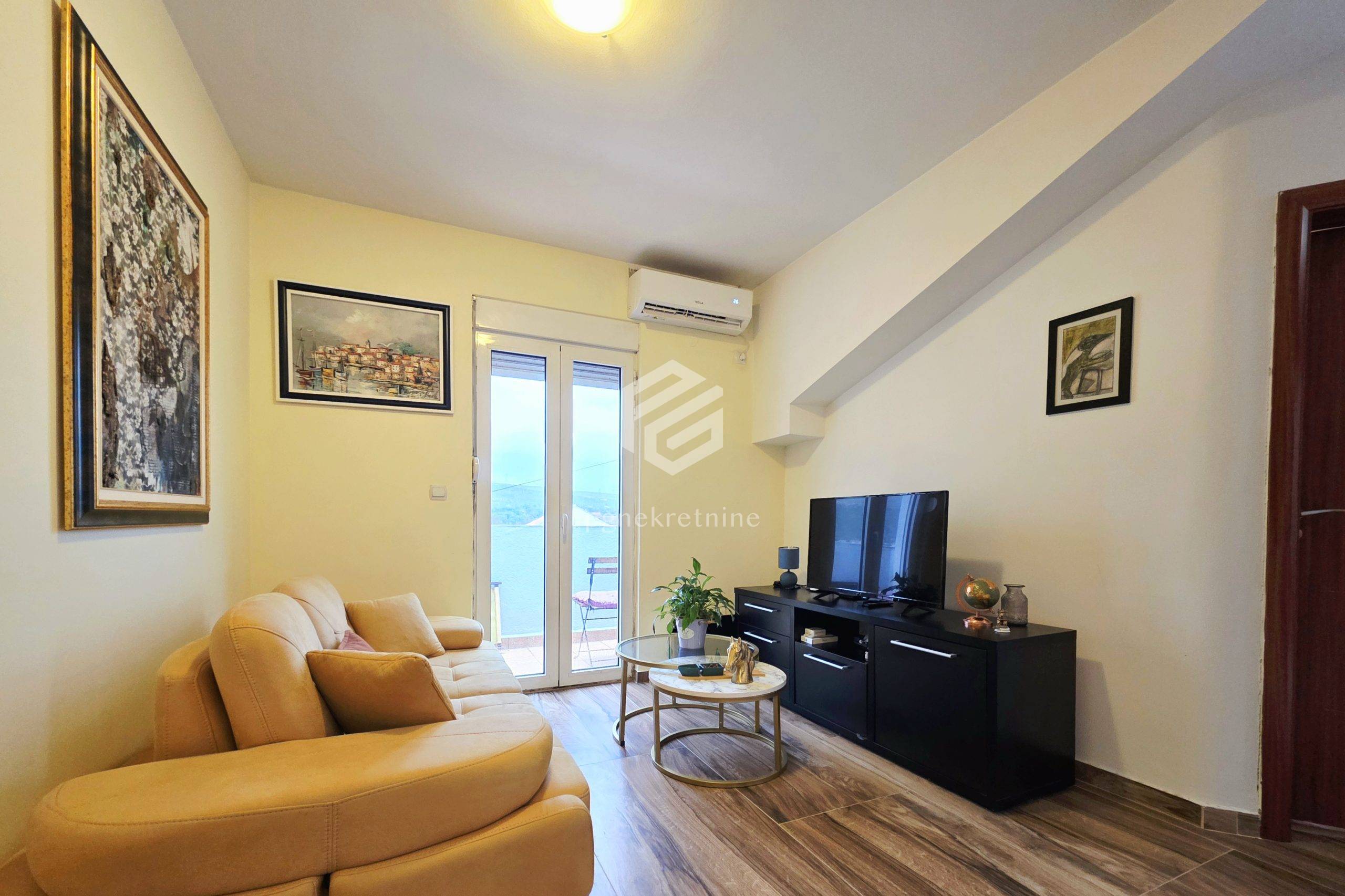 Izdavanje - Stan Podgorica, Tološi