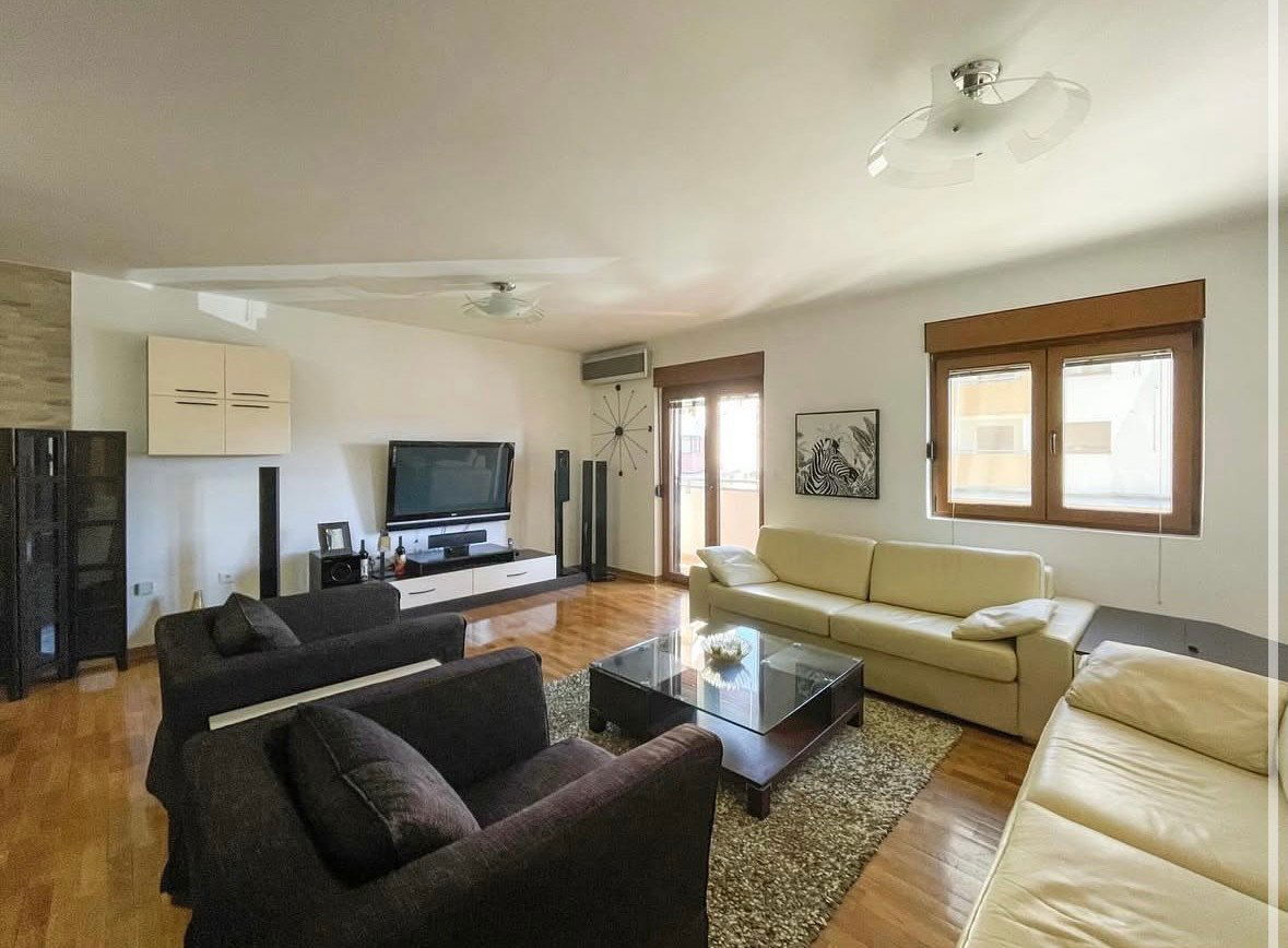 Продаж - Квартира Podgorica, Stari Aerodrom