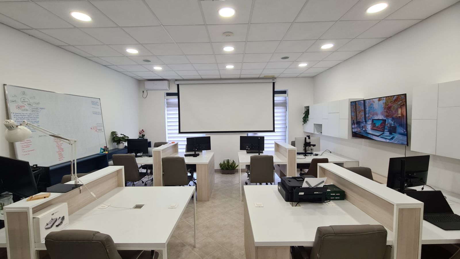Продаж - Офісне приміщення Podgorica, Stari Aerodrom