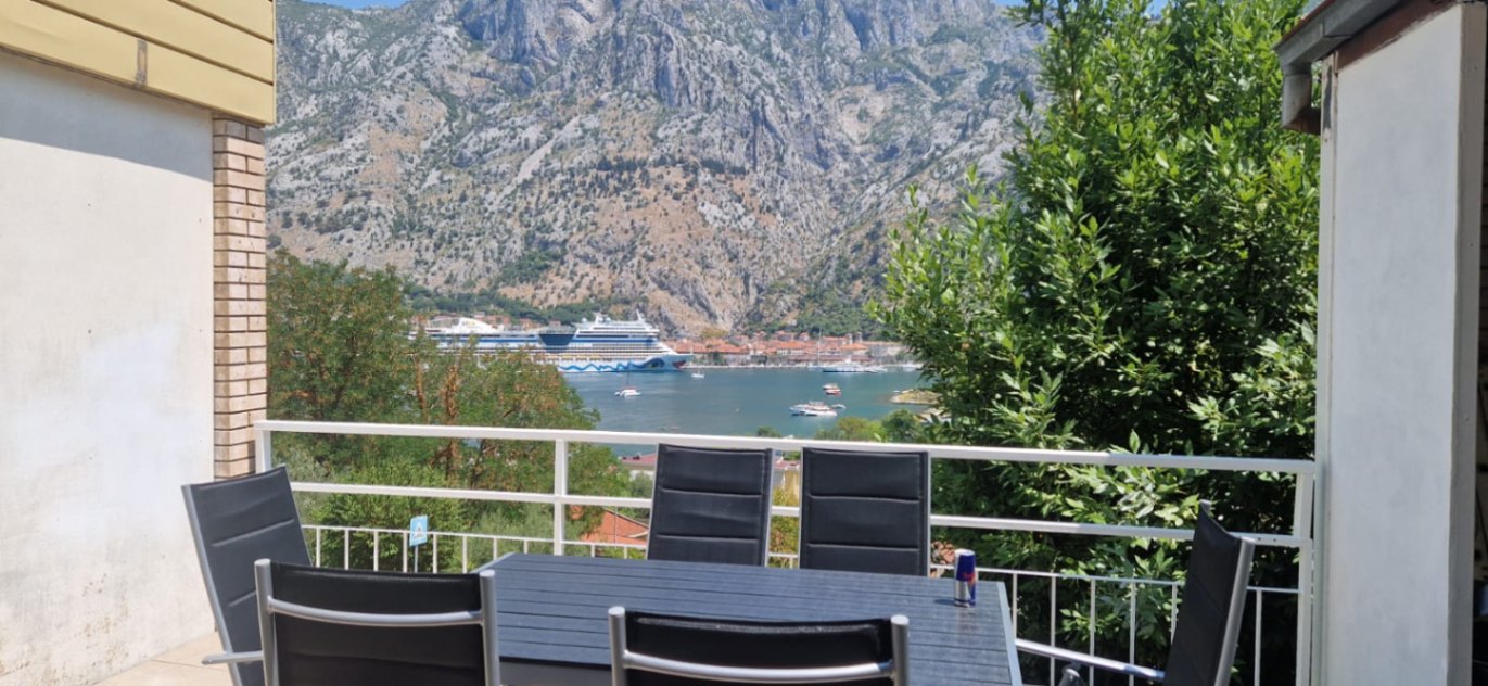 Izdavanje - Stan Kotor, Škaljari