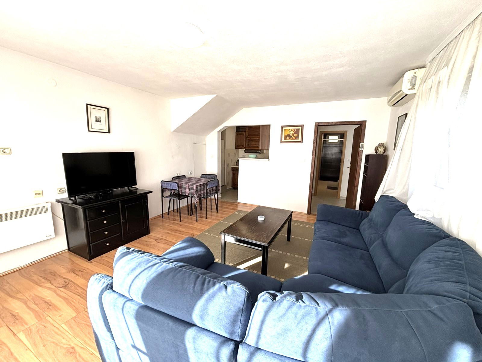 3d8b2de1-eada-4135-b588-eb9b80d4965f.jpg