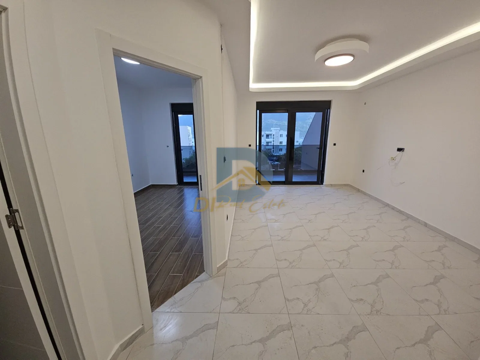Продаж - Квартира Herceg Novi, Đenovići