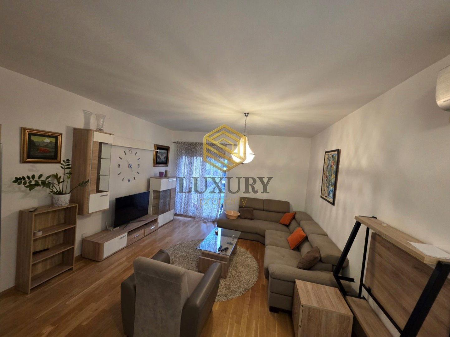 Izdavanje - Stan Podgorica, Blok 9