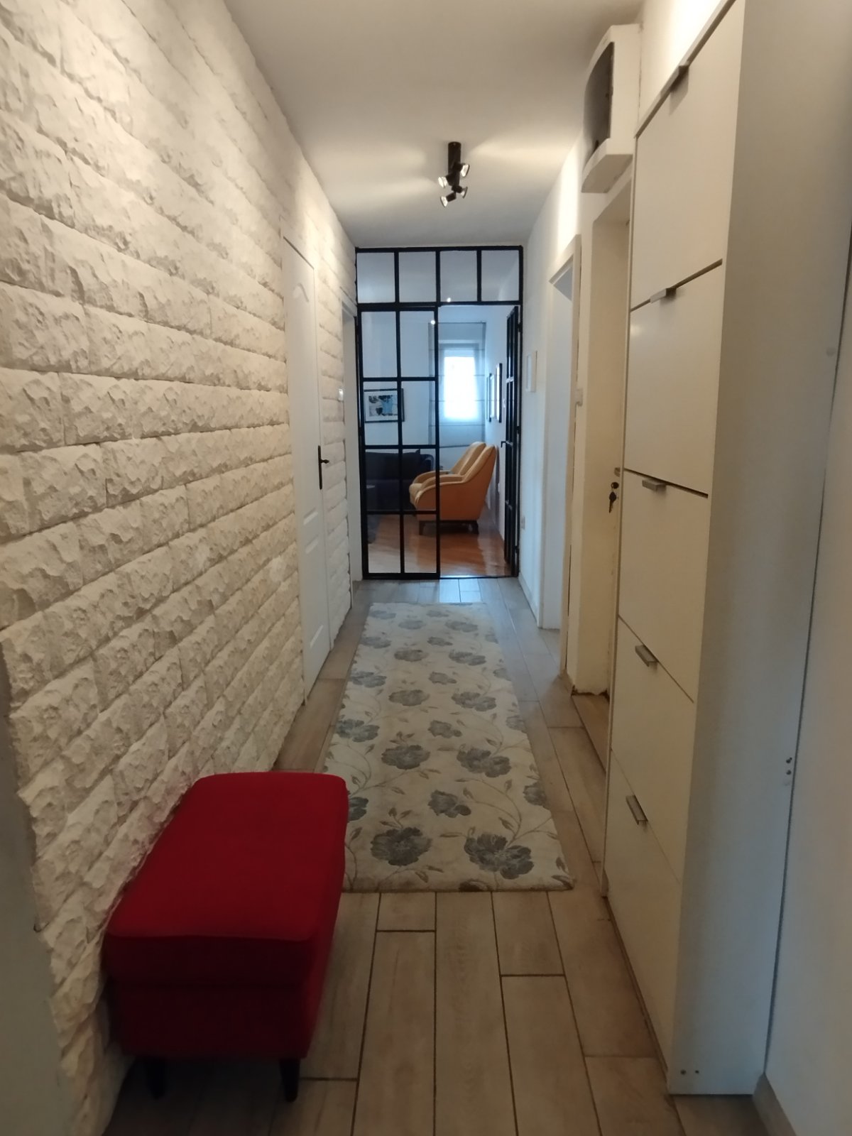 43a76df2-1093-45d4-ab92-47dbd709211e.jpg