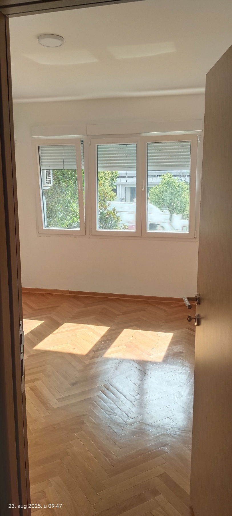 Izdavanje - Poslovni prostor Podgorica, Preko Morače