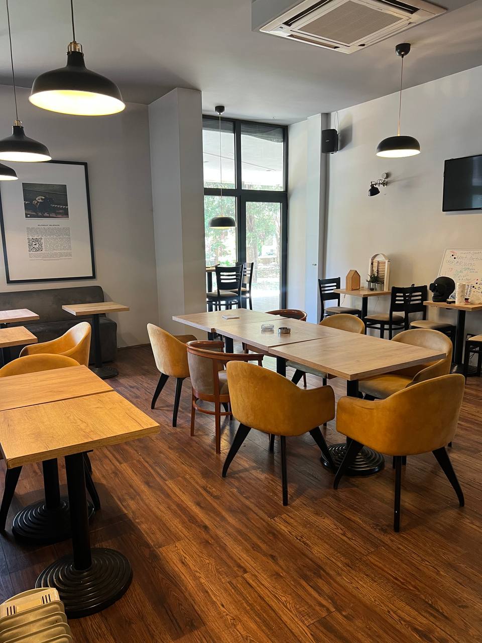 Kiralık - İş yeri Podgorica, Blok 5