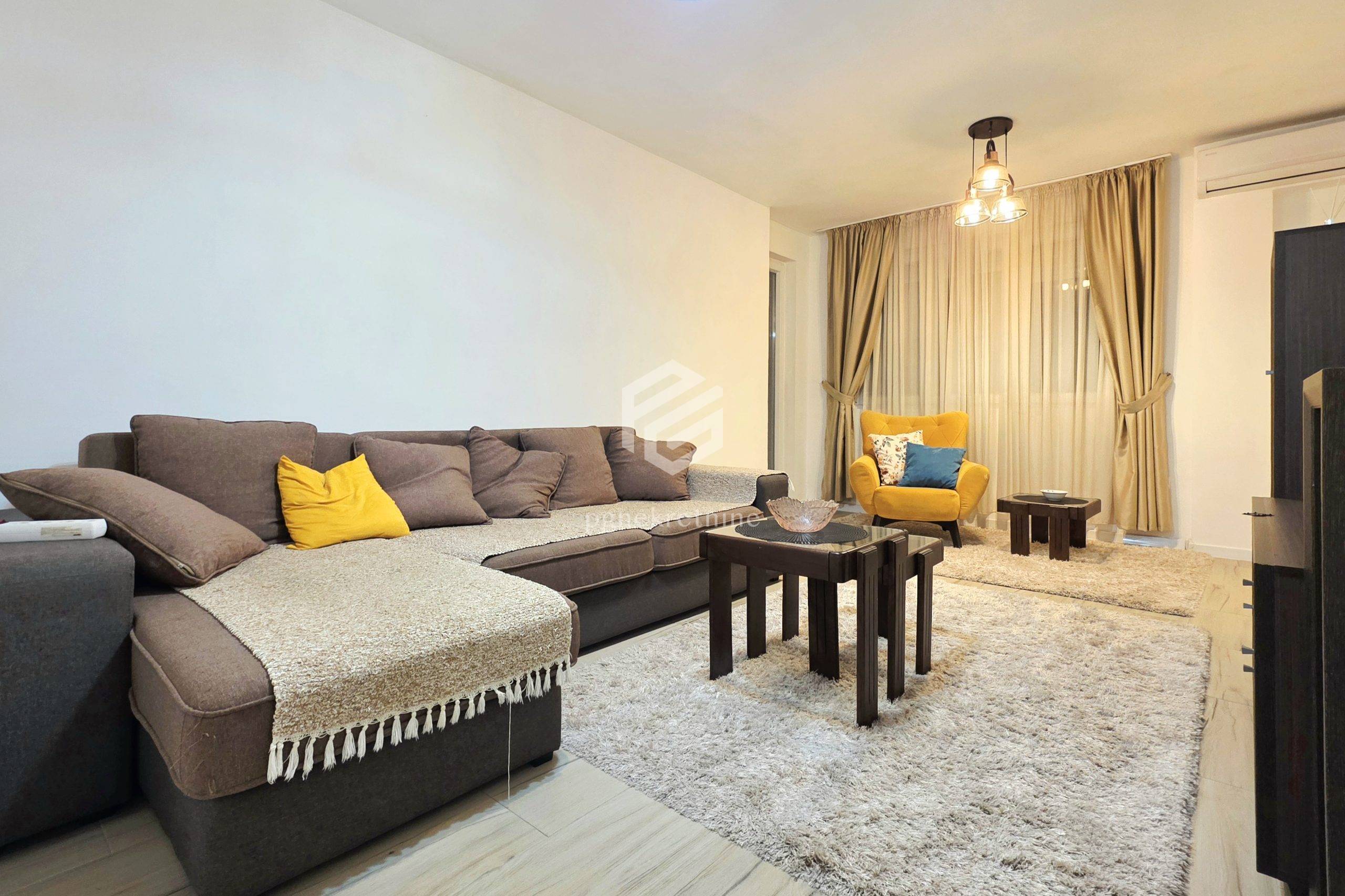 Izdavanje - Stan Podgorica, Preko Morače