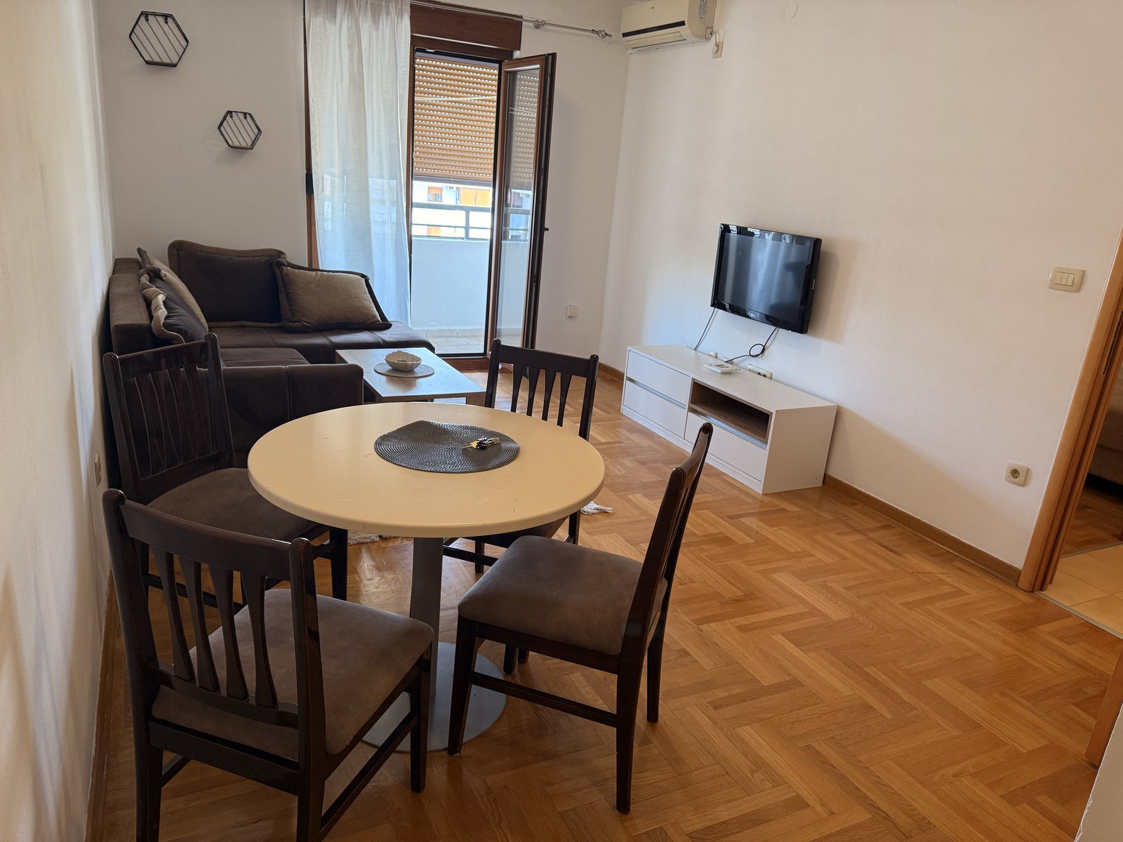 Izdavanje - Stan Podgorica, Stari Aerodrom