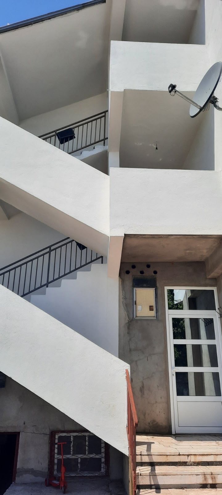Оренда - Квартира Podgorica, Tološi