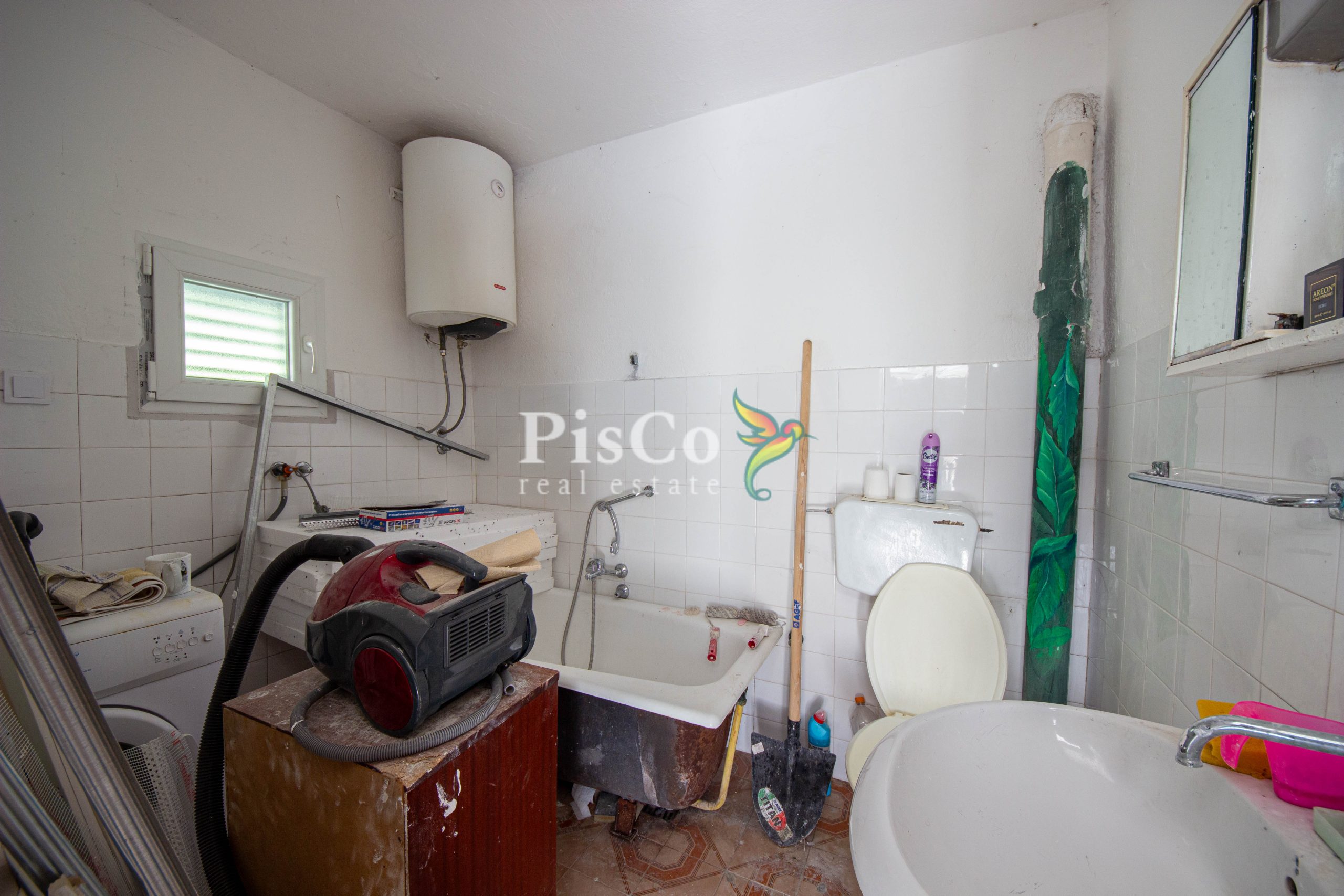 4d60a9a2-6b96-4340-a471-dec545e4a891.jpg