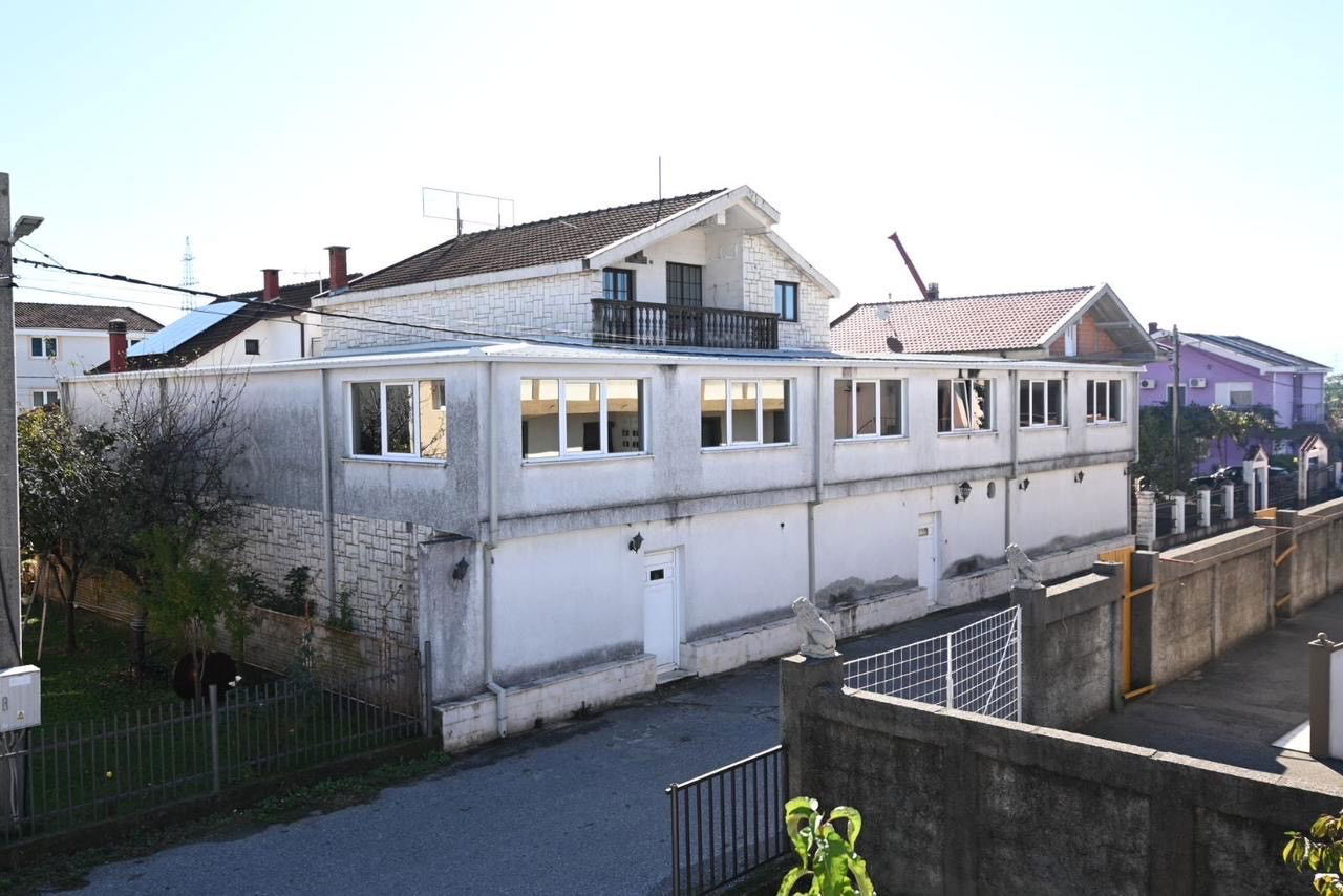 Продаж - Будинок Podgorica, Zabjelo