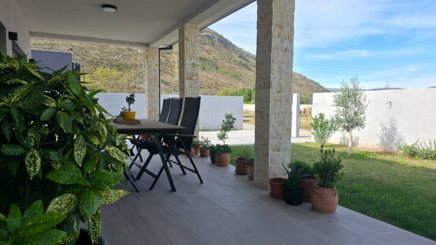 Prodaja - Kuća Podgorica, Tološi