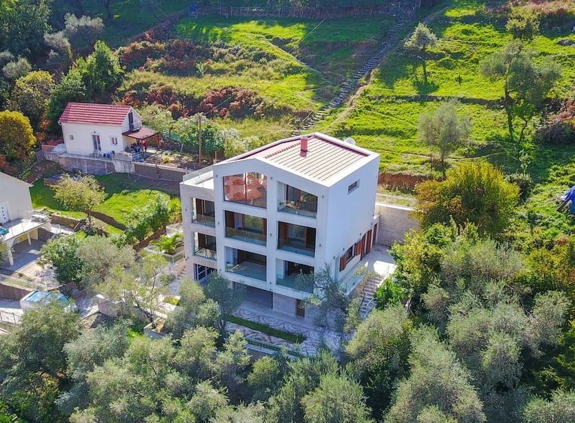 Продаж - Будинок Kotor, Stoliv