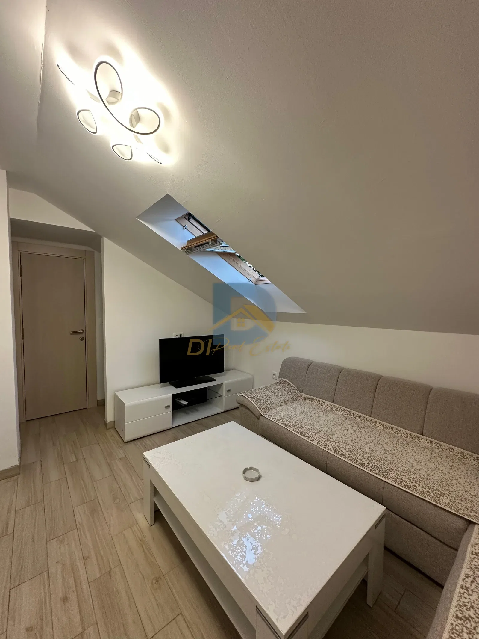 Slika nekretnine 8