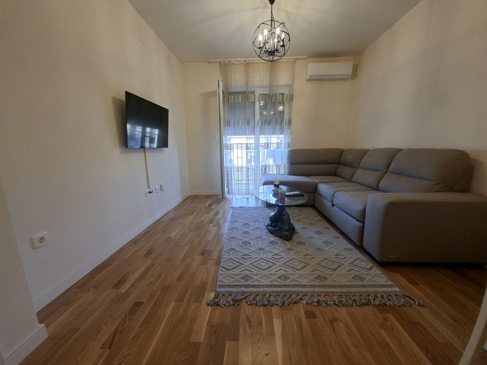 Izdavanje - Stan Podgorica, Pobrežje