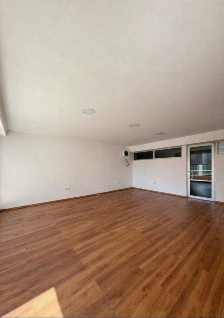 Izdavanje - Poslovni prostor Budva, Rozino