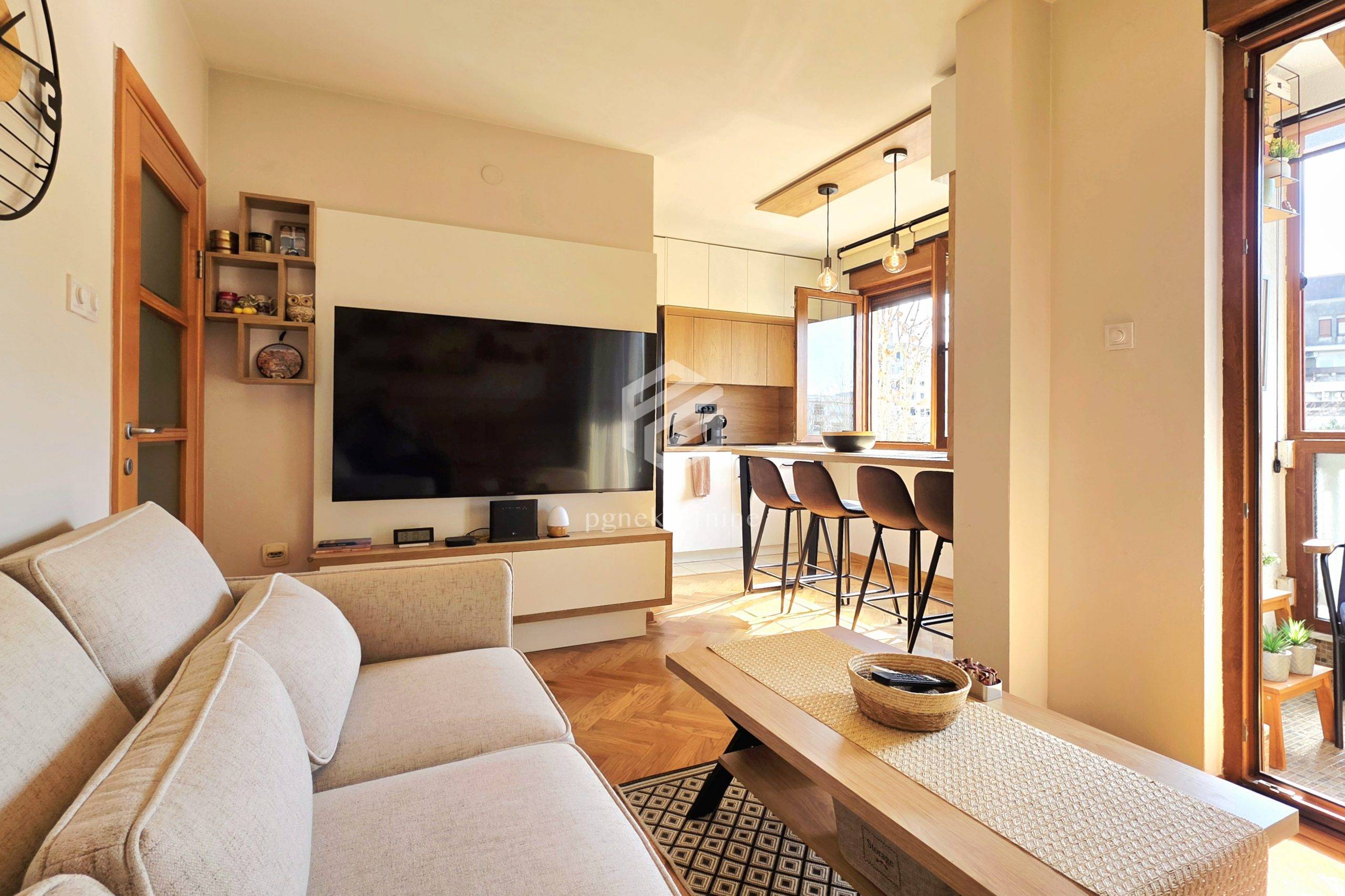 Izdavanje - Stan Podgorica, Blok 9